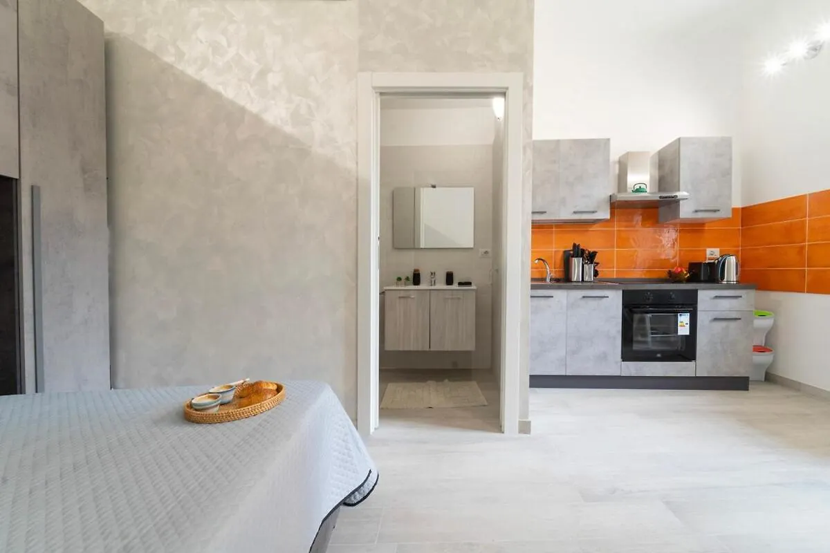 Cislaghi Little Apartment - M1 Station Mediolan