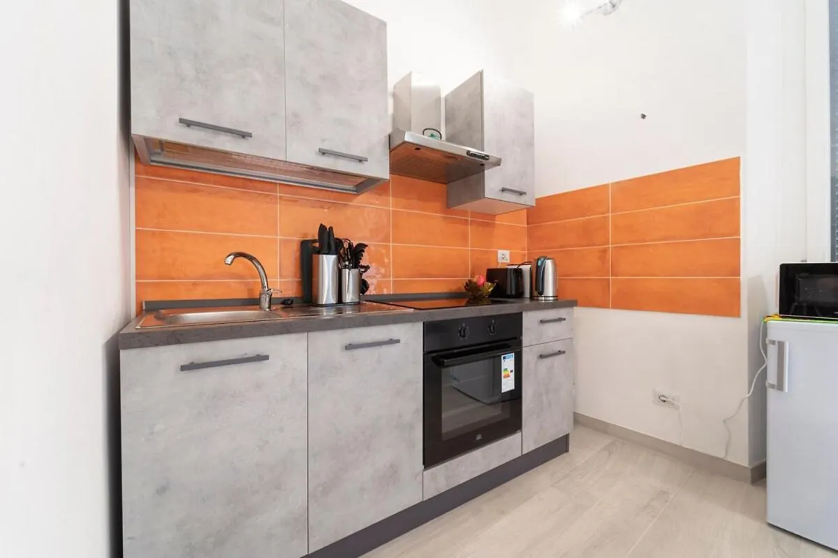 Cislaghi Little Apartment - M1 Station Mediolan