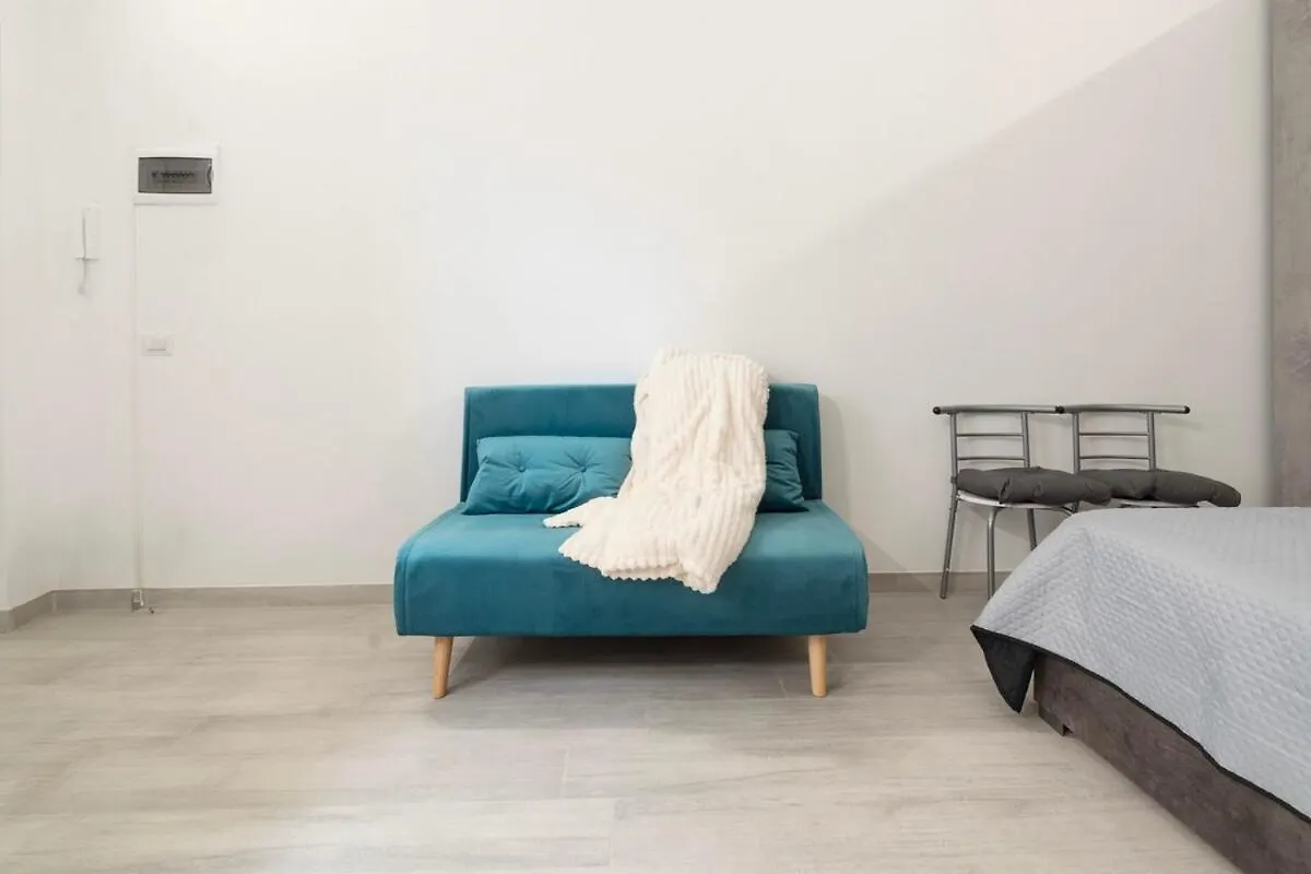 Cislaghi Little Apartment - M1 Station ミラノ イタリア